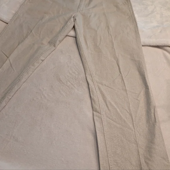 Uniqlo Tan/ Cream Pants Relaxed Fit Size Medium - Picture 3 of 12